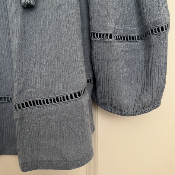 EUC-Indigo blue/gray size medium top with tassels - Picture 3 of 4